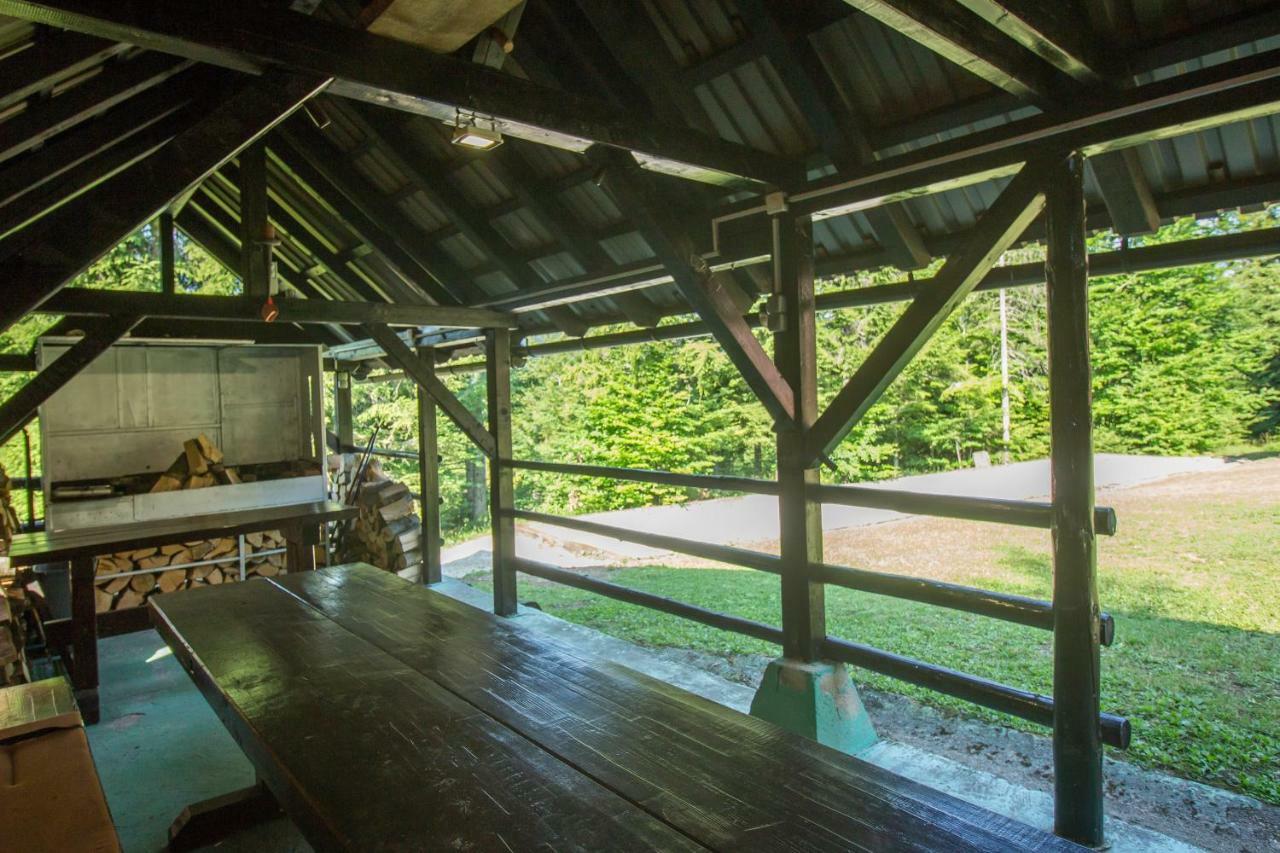 Robinzonski Smjestaj Gak - Medo Villa Cabar Bagian luar foto