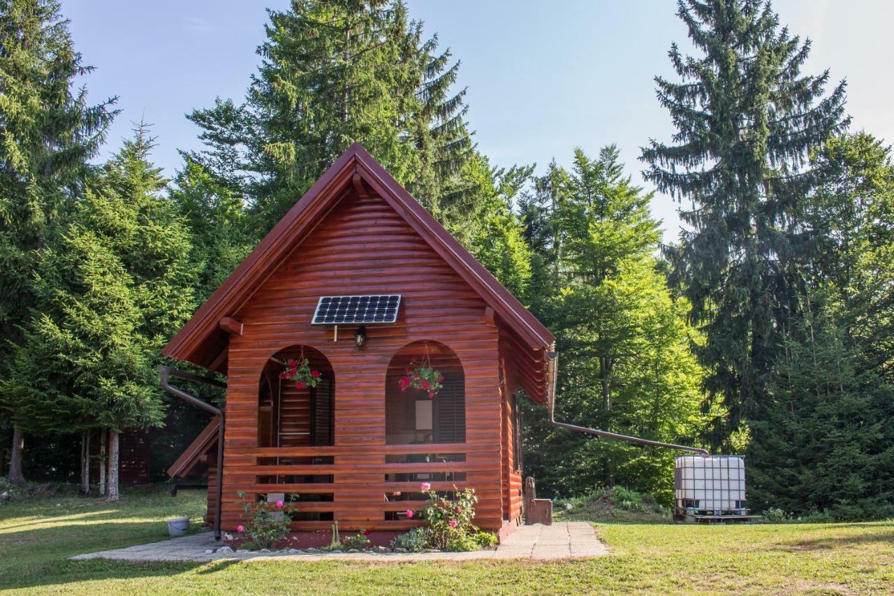 Robinzonski Smjestaj Gak - Medo Villa Cabar Bagian luar foto