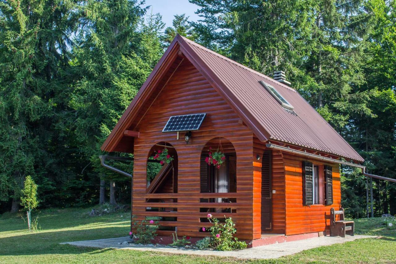Robinzonski Smjestaj Gak - Medo Villa Cabar Bagian luar foto